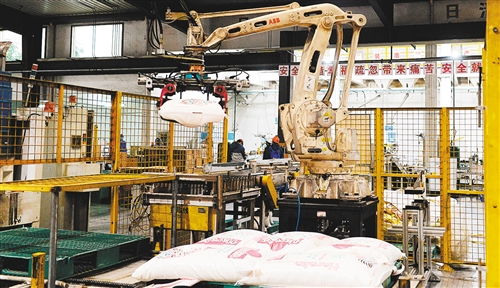 央企全力保障民生供應 確保交通通信 煤電油氣和糧油副食等基礎(chǔ)產(chǎn)品和服務供應穩(wěn)定